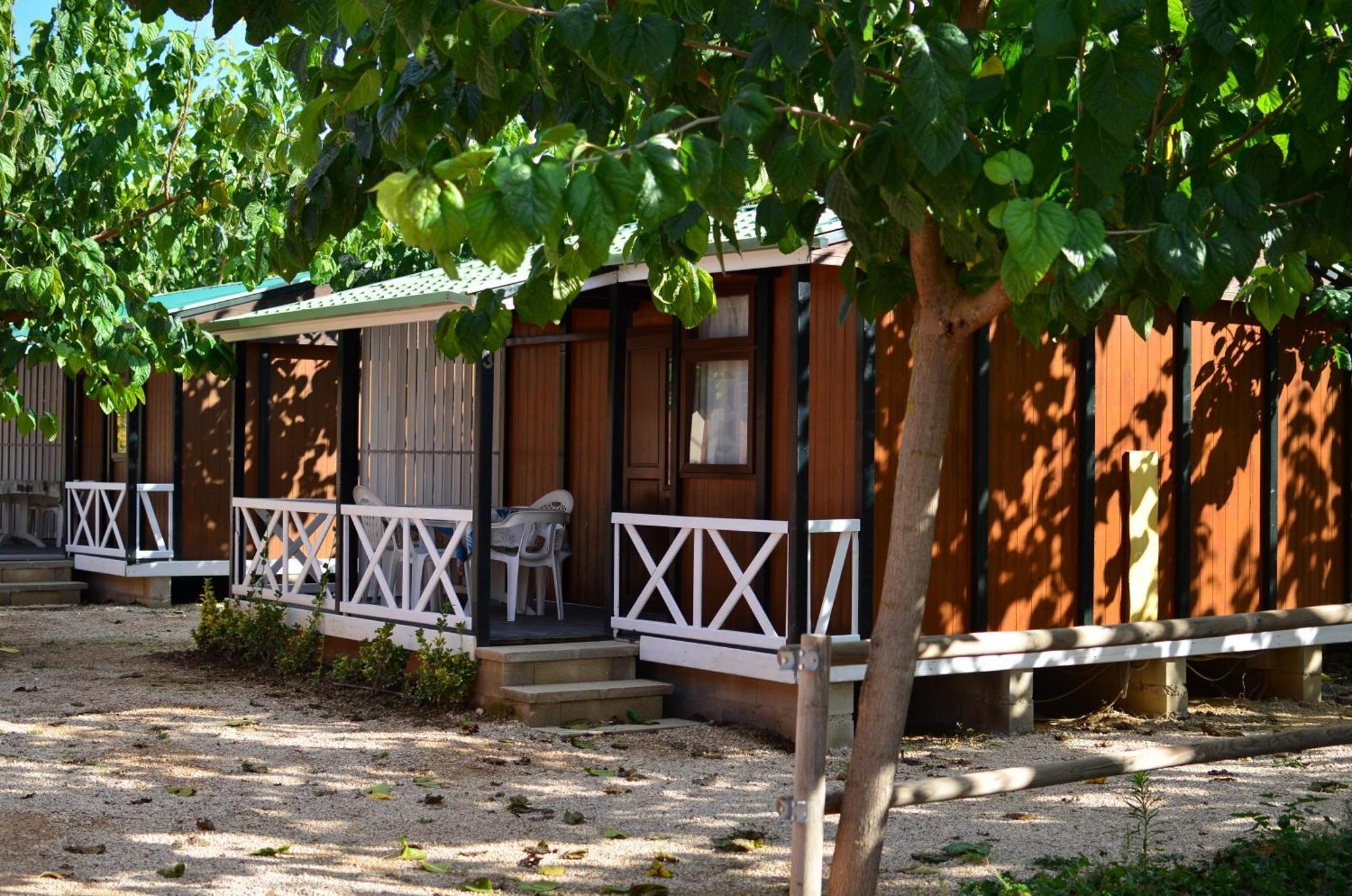 Camping El Roble Валдеробрес Екстериор снимка