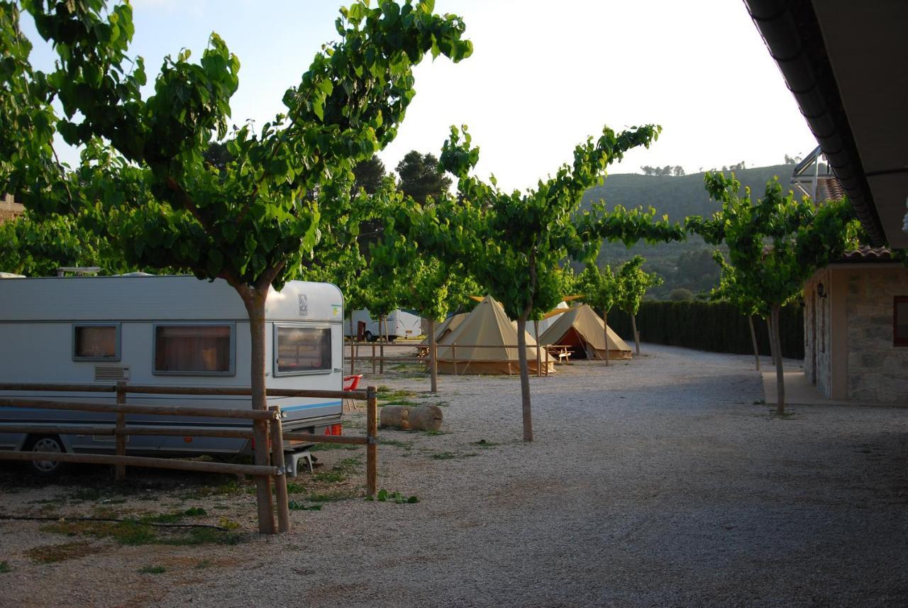 Camping El Roble Валдеробрес Екстериор снимка
