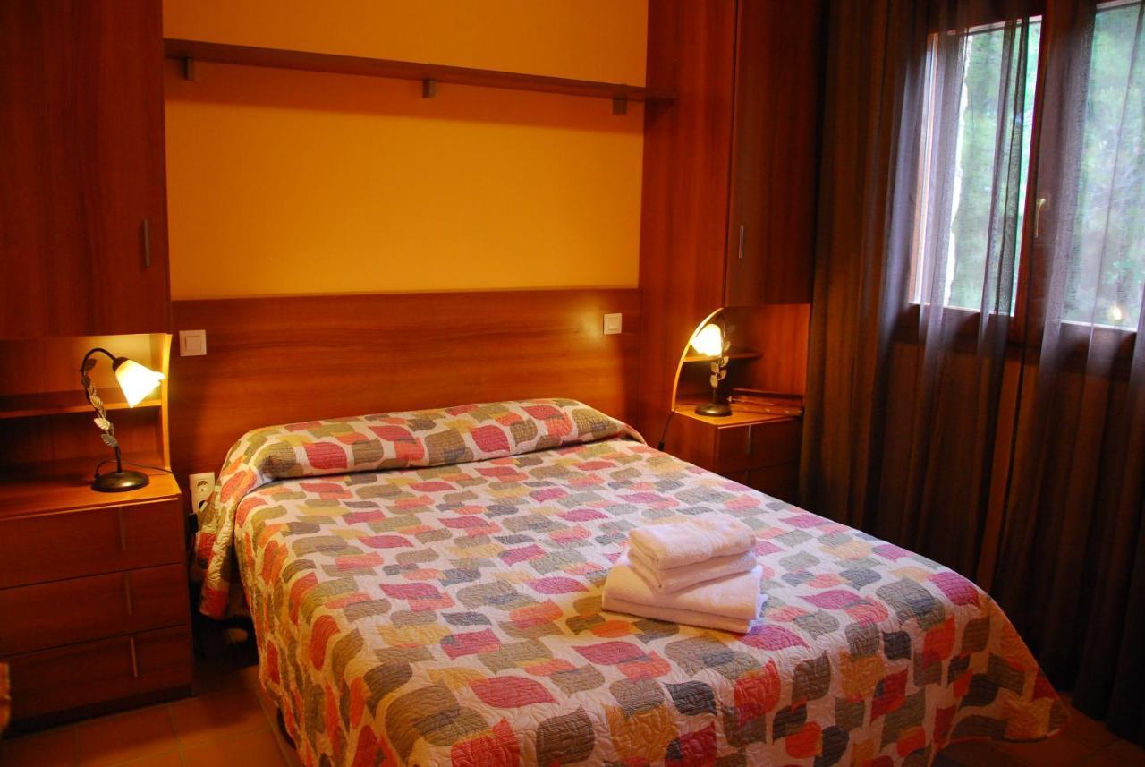 Camping El Roble Валдеробрес Екстериор снимка
